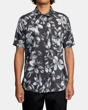 Load image into Gallery viewer, RVCA LANAI FLORAL S/S SHIRT