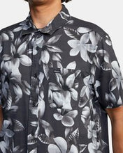 Load image into Gallery viewer, RVCA LANAI FLORAL S/S SHIRT