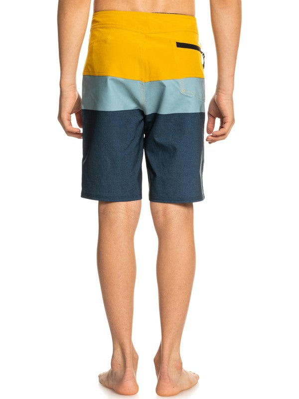 QUIKSILVER BOY 8-16 SURFSILK PANEL 17" BOARDSHORT