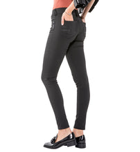 Load image into Gallery viewer, SILVER WOMENS SUKI SKINNY JEAN
