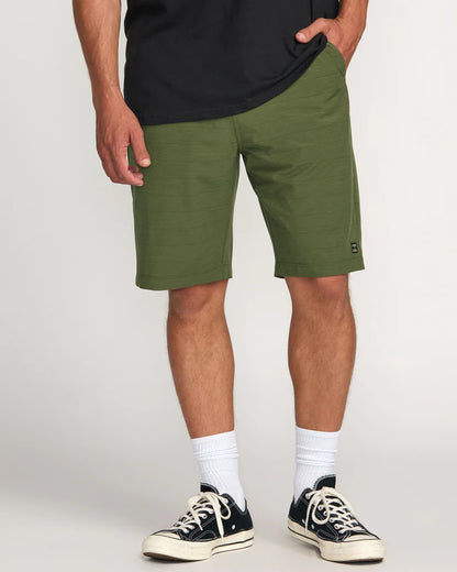 Crossfire Submersible 21" Hybrid Shorts