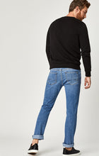 Load image into Gallery viewer, MAVI MENS ZACH STRAIGHT JEAN
