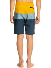Load image into Gallery viewer, QUIKSILVER BOY 8-16 SURFSILK PANEL 17&quot; BOARDSHORT
