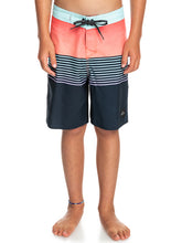 Load image into Gallery viewer, QUIKSILVER BOY 8-16 EVERYDAY SLAB SURFSILK 17&quot; BOARDSHORT
