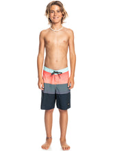 Load image into Gallery viewer, QUIKSILVER BOY 8-16 EVERYDAY SLAB SURFSILK 17&quot; BOARDSHORT
