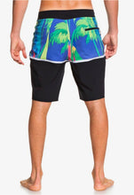 Load image into Gallery viewer, QUIKSILVER HIGHLINE DIVISION 20&quot; BOARDSHORT
